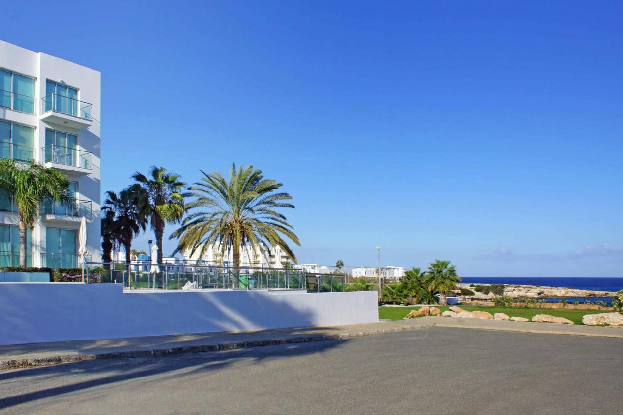 Laila - Coralli Beachfront Apartment Protaras Exterior foto