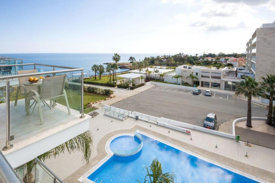 Laila - Coralli Beachfront Apartment Protaras Exterior foto