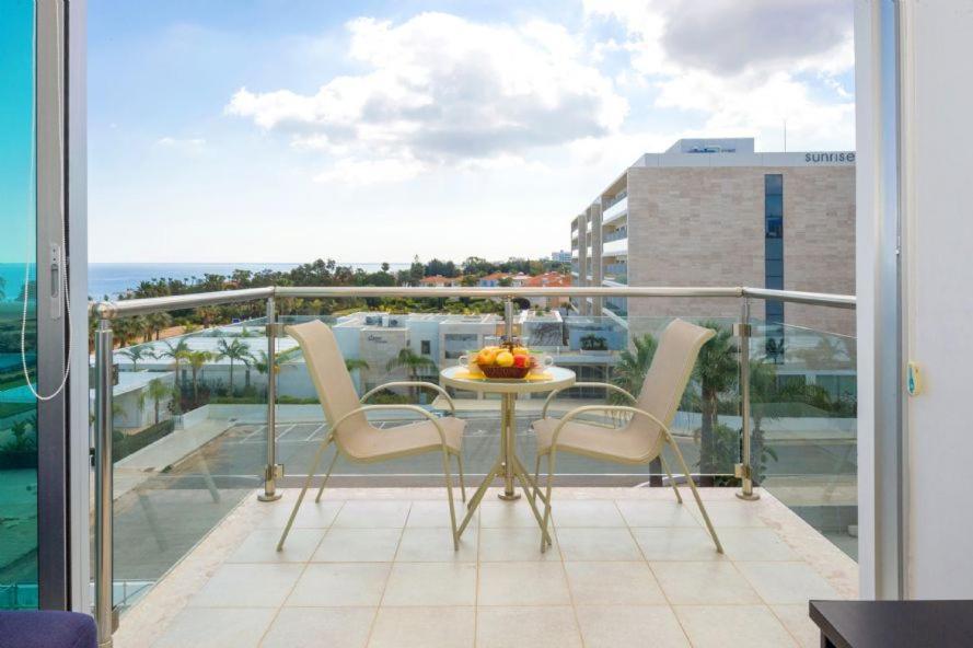 Laila - Coralli Beachfront Apartment Protaras Exterior foto