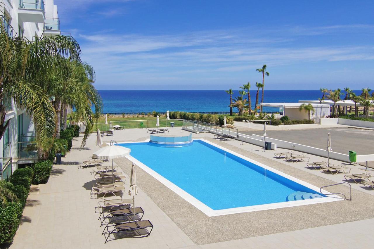 Laila - Coralli Beachfront Apartment Protaras Exterior foto