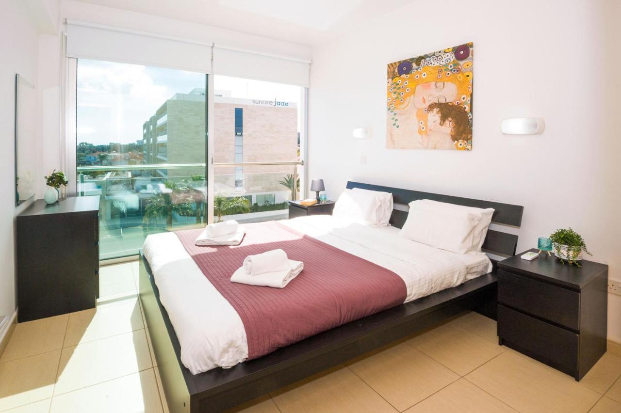Laila - Coralli Beachfront Apartment Protaras Exterior foto
