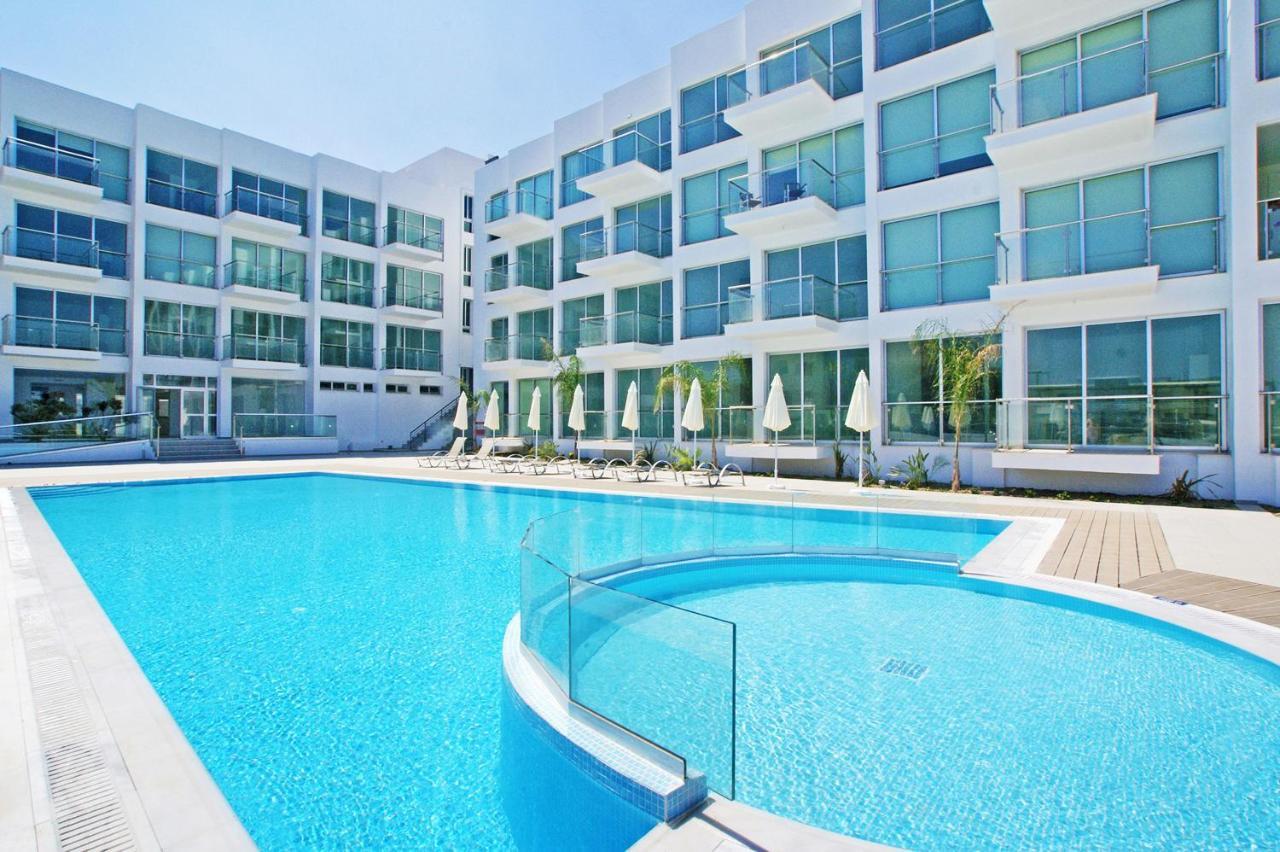 Laila - Coralli Beachfront Apartment Protaras Exterior foto
