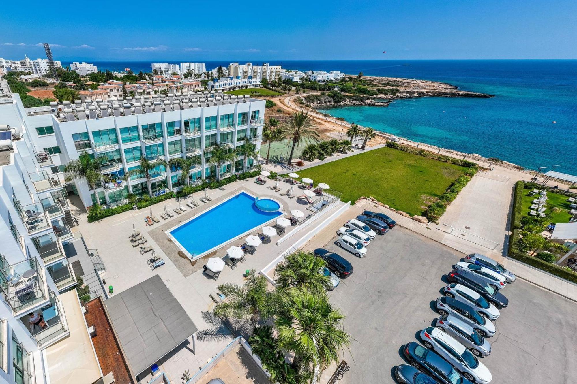 Laila - Coralli Beachfront Apartment Protaras Exterior foto